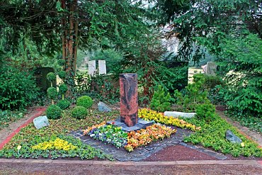 Gärtnerbetreute Grabanlage Höchst